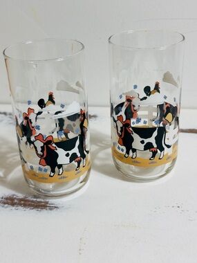 Vintage Libby kitschy "Happy Cows" pattern Drinking Glasses - Set of 2